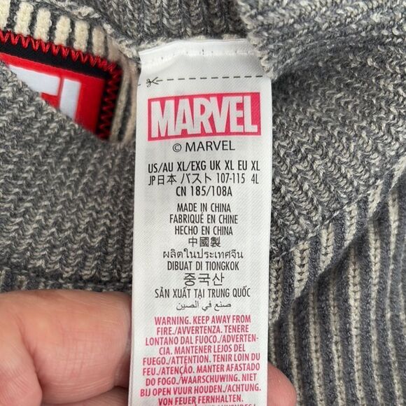 NWT Disney’s MARVEL Mens Gray Ribbed Knit Short Sleeved Sweater Size Small & XL - Picture 7 of 7